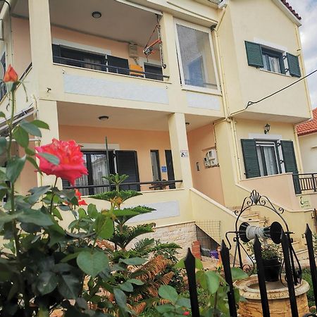 Studio Apartments Eirini Pyrgi Thermis Exteriér fotografie