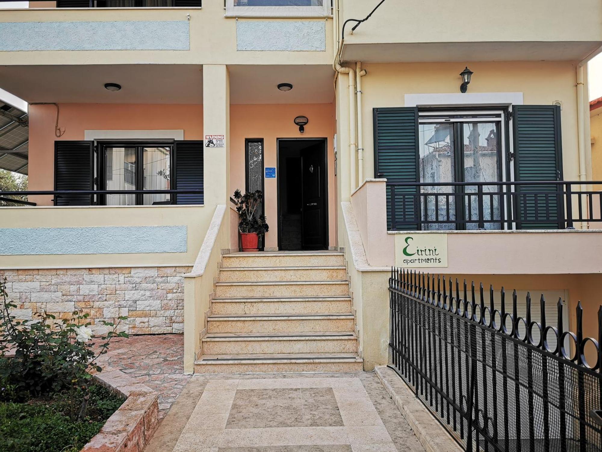 Studio Apartments Eirini Pyrgi Thermis Exteriér fotografie